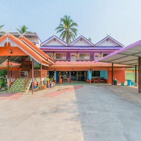 Oyo 712 Baandin Resort Phetchaburi Extérieur photo